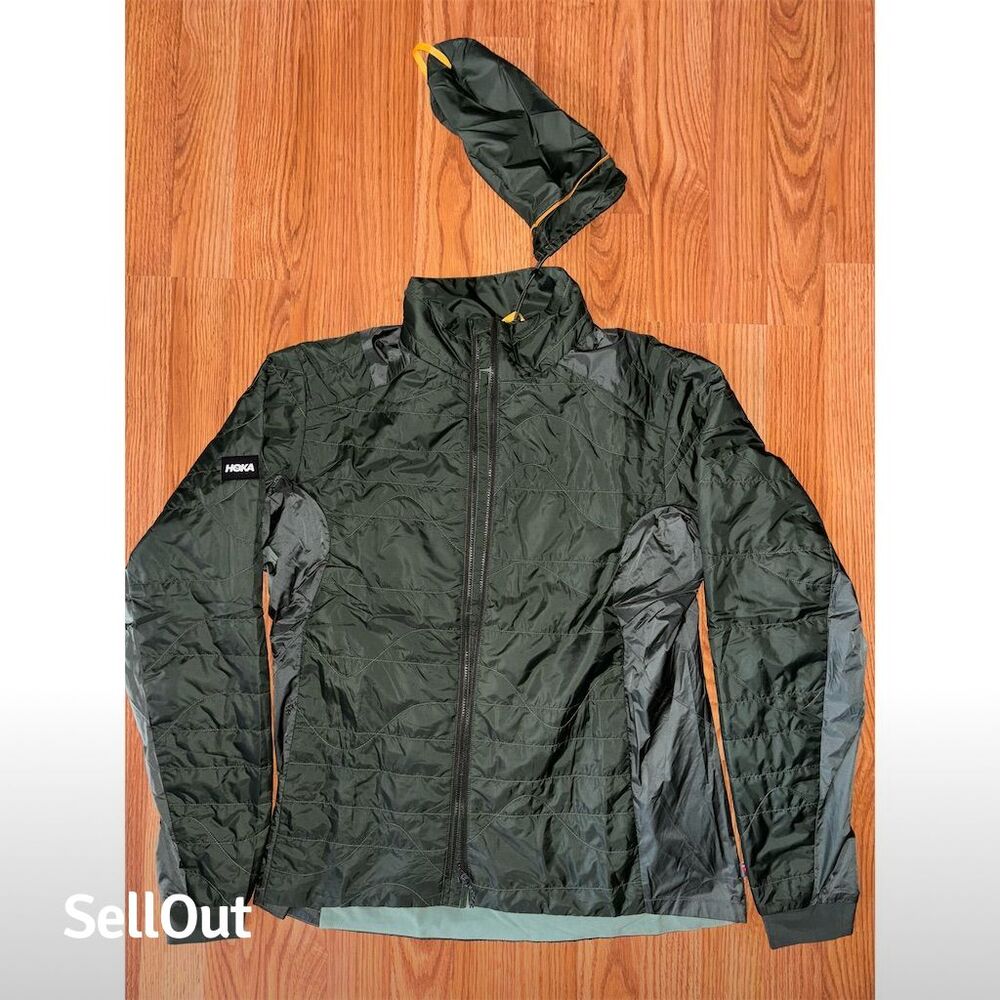 HOKA ONE ONE  Green  Jacket S with storage bag